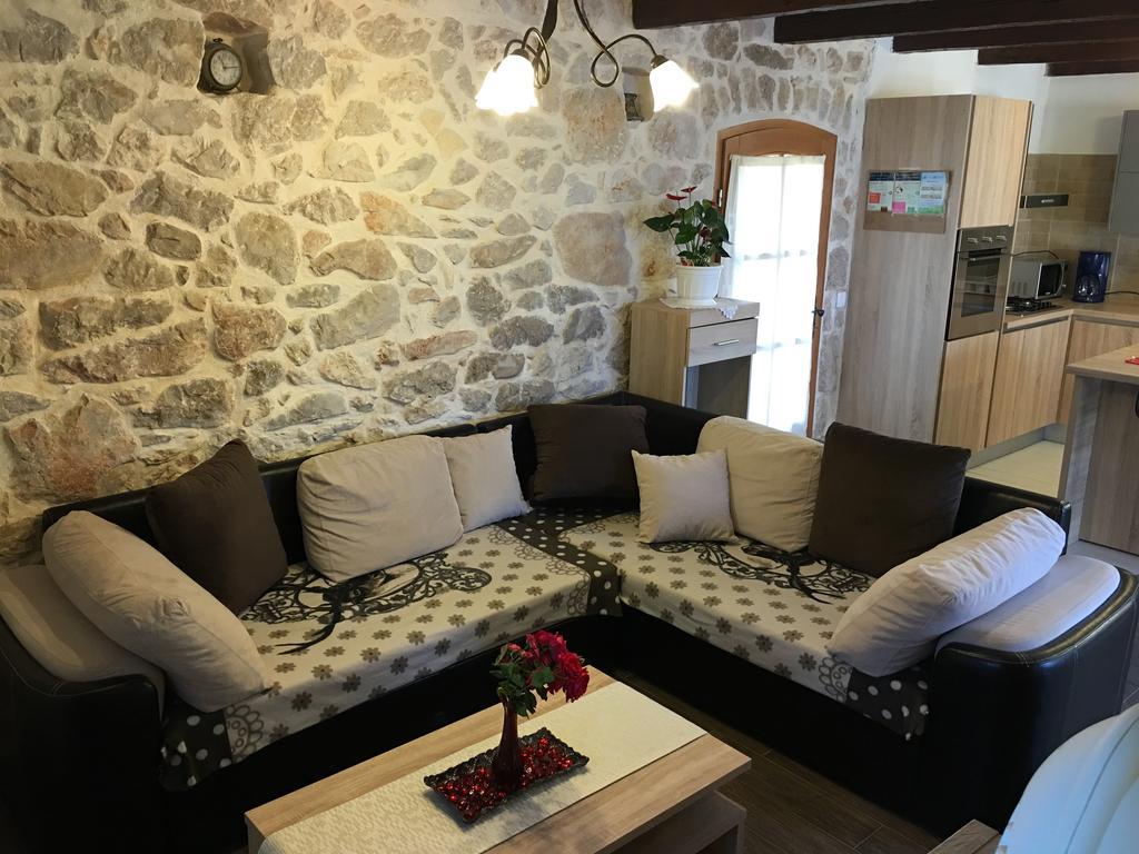 Holiday Home Rasopas マリンスカ エクステリア 写真
