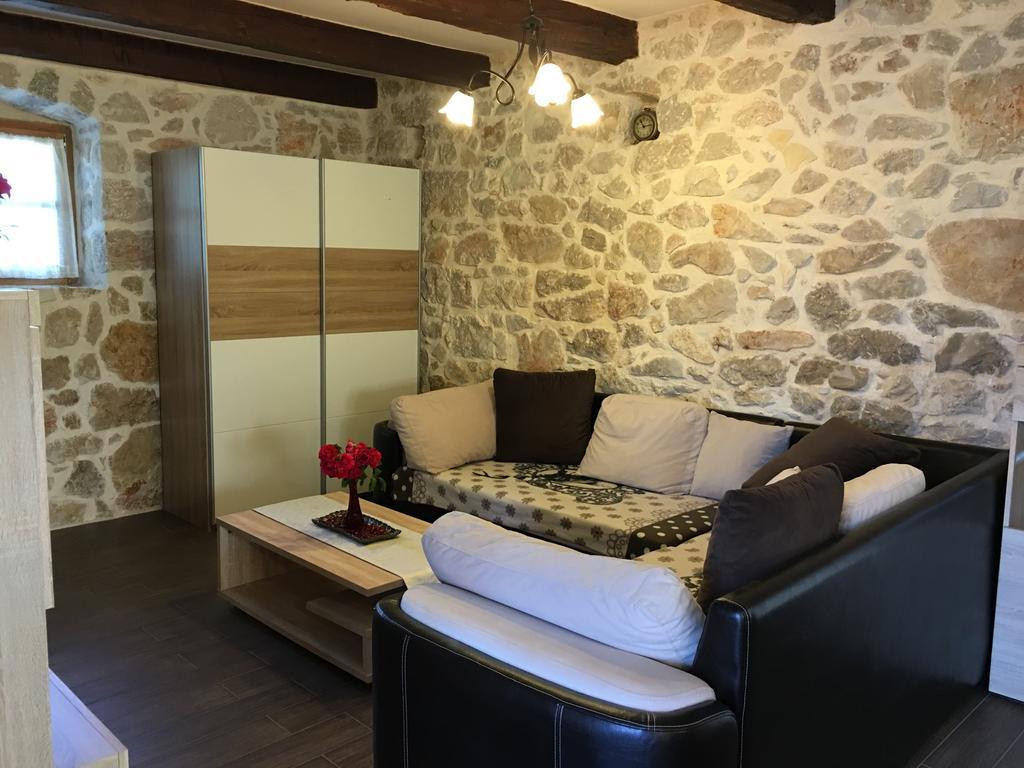 Holiday Home Rasopas マリンスカ エクステリア 写真